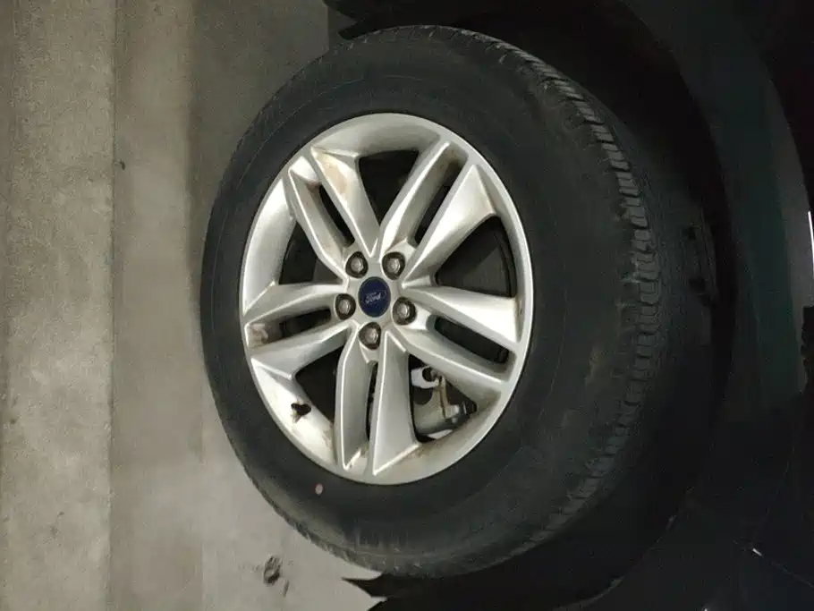 Фото 6 - Ford Edge