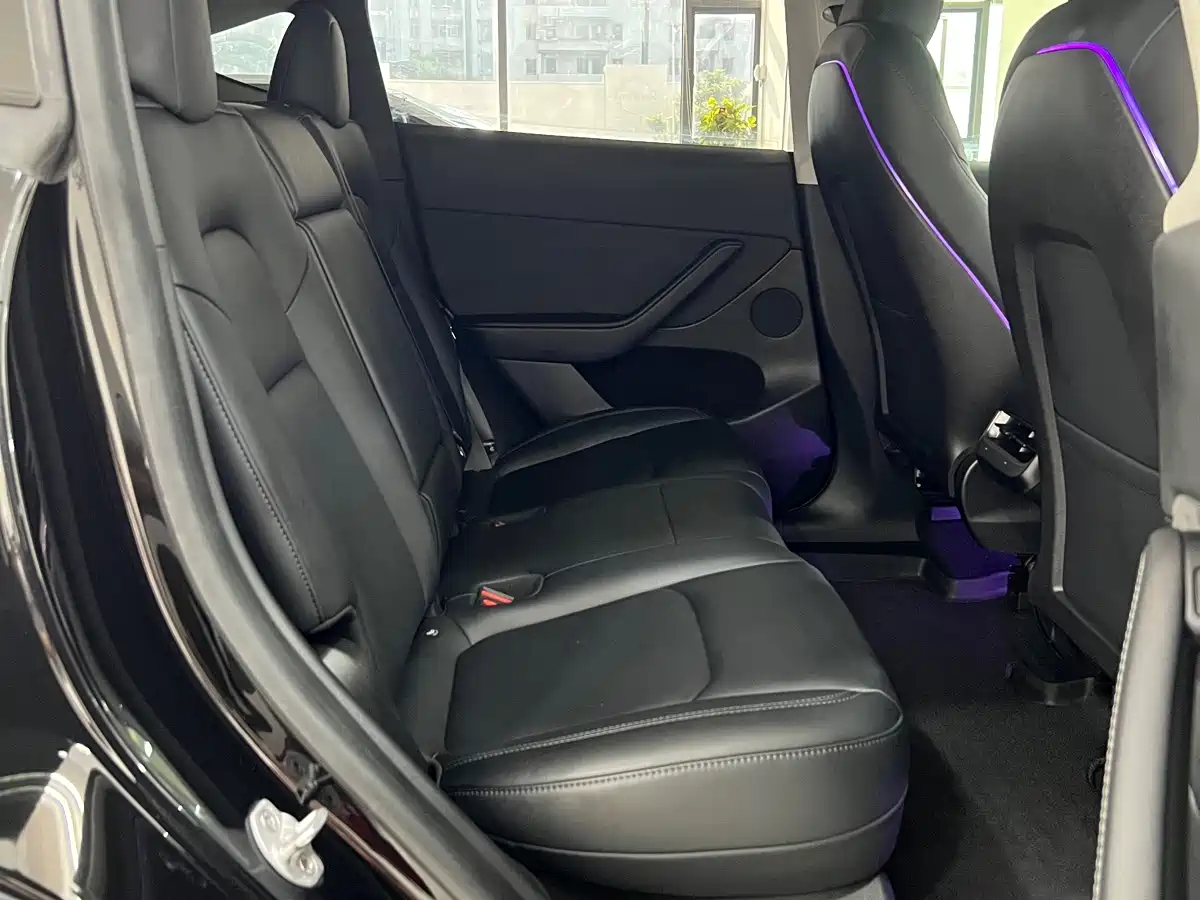 Фото 10 - Tesla Model Y