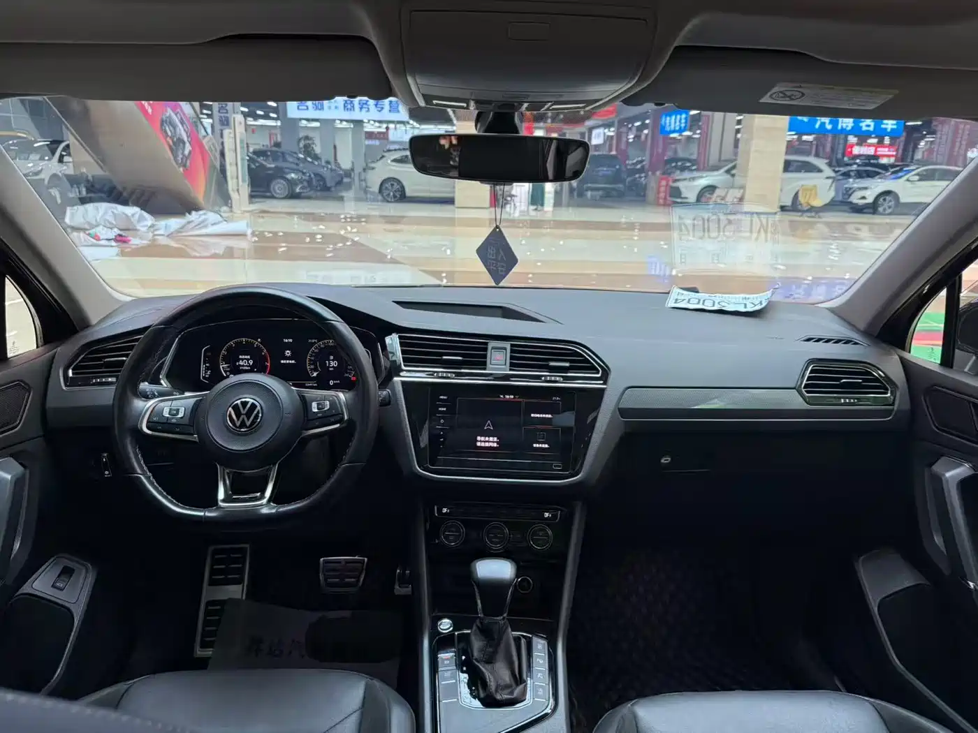 Volkswagen Tiguan L 2021 330TSI Automatic 2WD R-Line Flagship фото 11