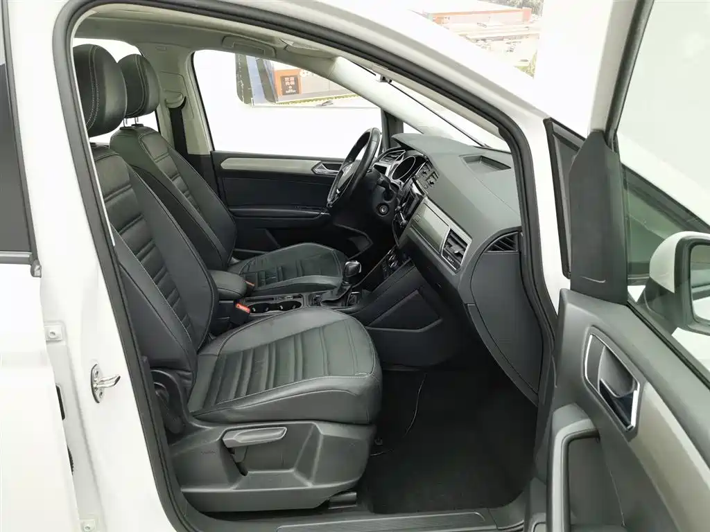 Volkswagen Touran 2016 Touran L 280TSI DSG Elegance фото 23