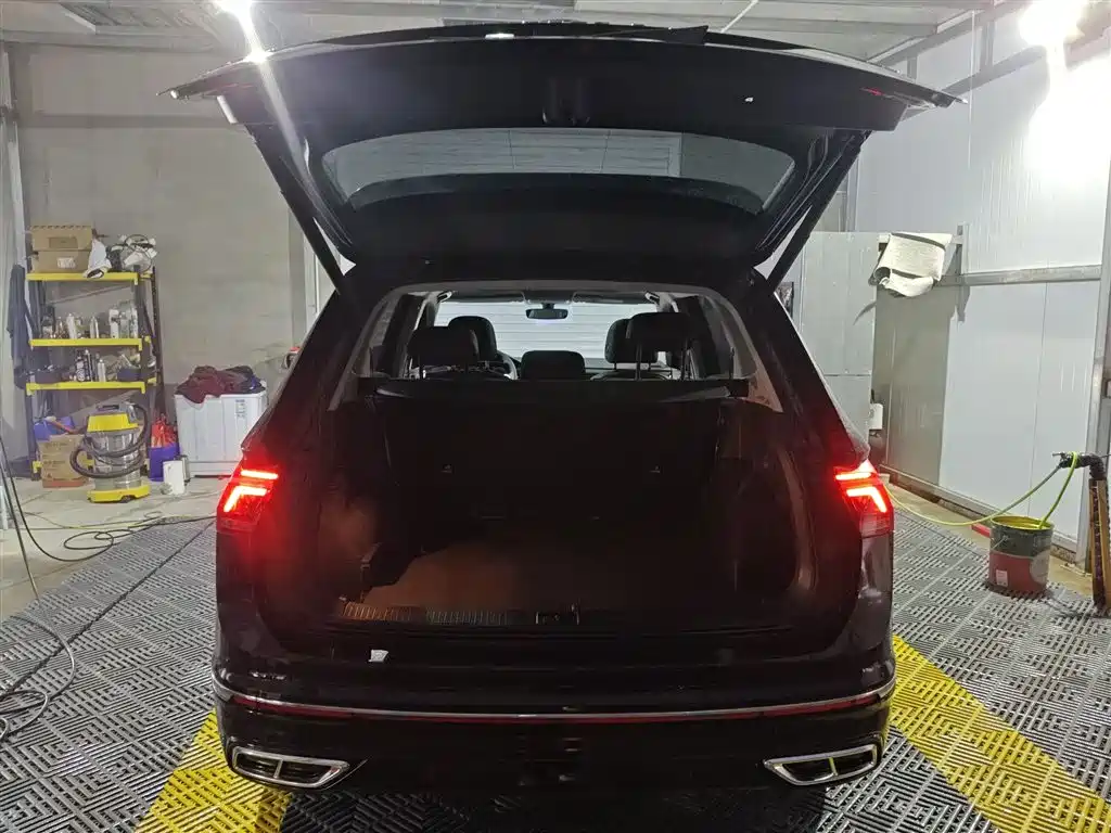 Volkswagen Tiguan L 2024 330TSI Automatic 2WD R-Line Premium Enjoyment Edition фото 16