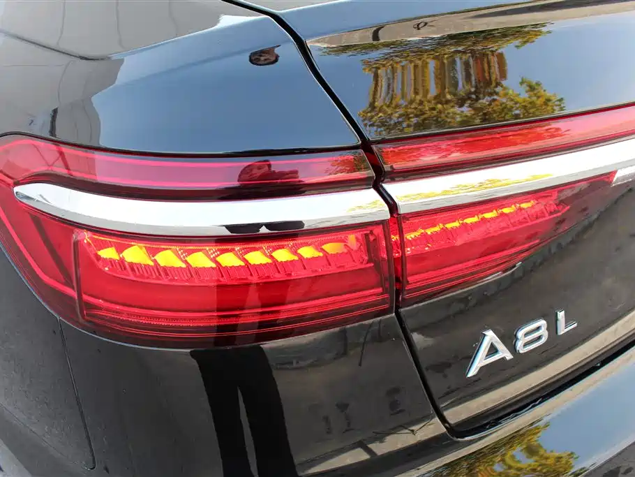 Audi A8 2019 A8L 50 TFSI quattro Comfort фото 6