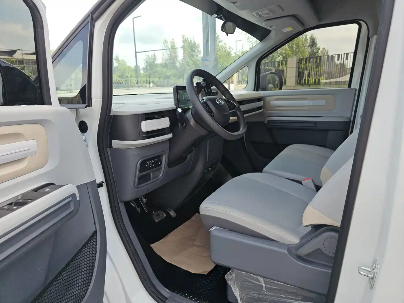 SAIC Maxus Dana V1L 2026