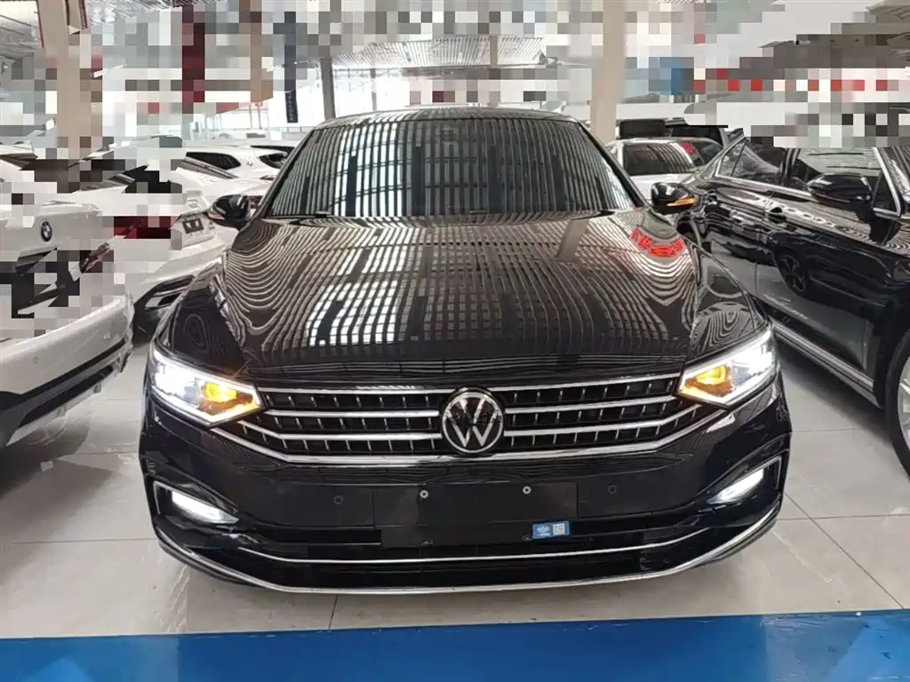 Volkswagen Magotan 2023 Model 2 Million Commemorative Edition 330TSI DSG Luxury фото 3