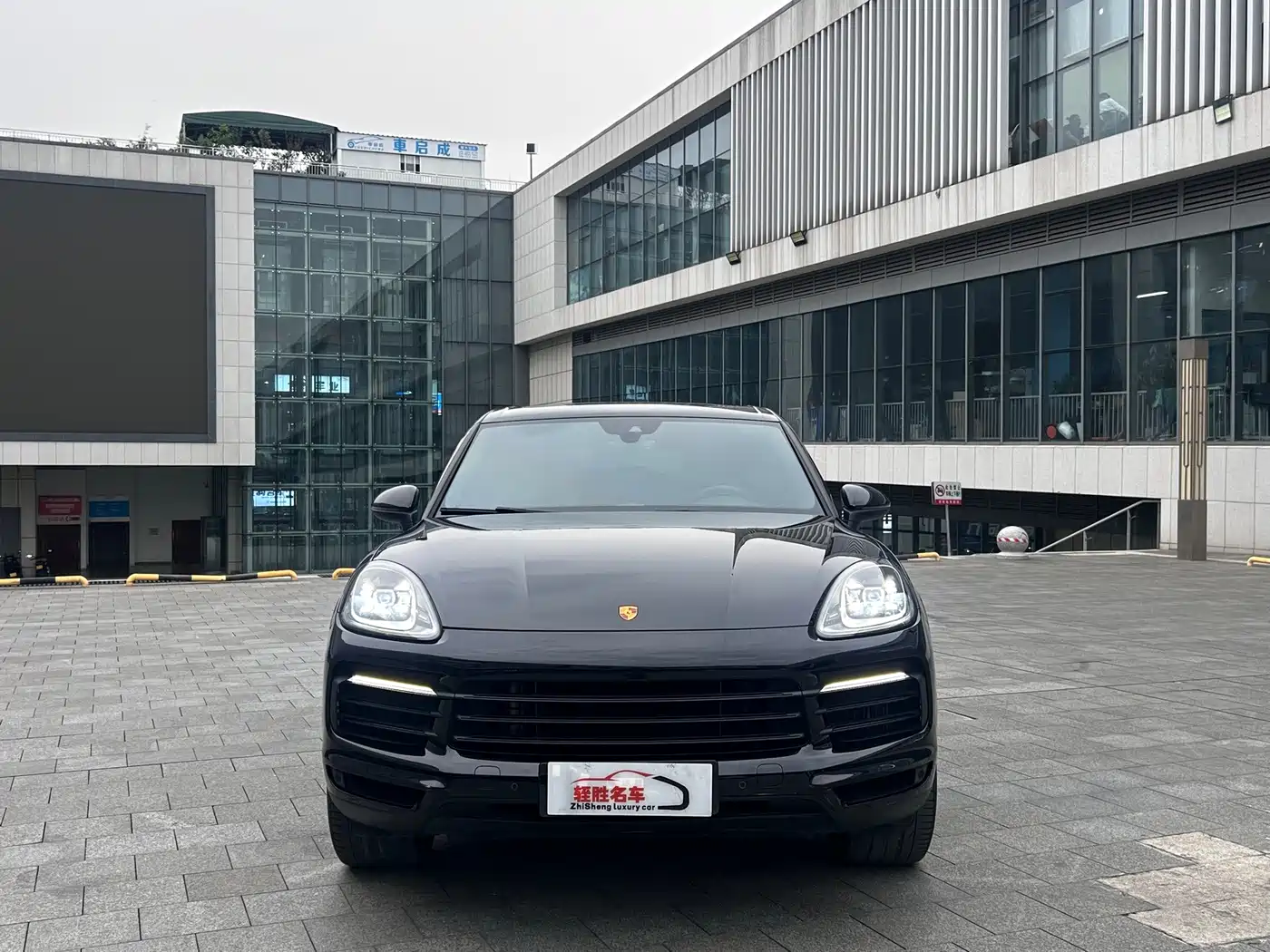 Porsche Cayenne New Energy 2022 2022 Cayenne E-Hybrid 2.0T Platinum Edition