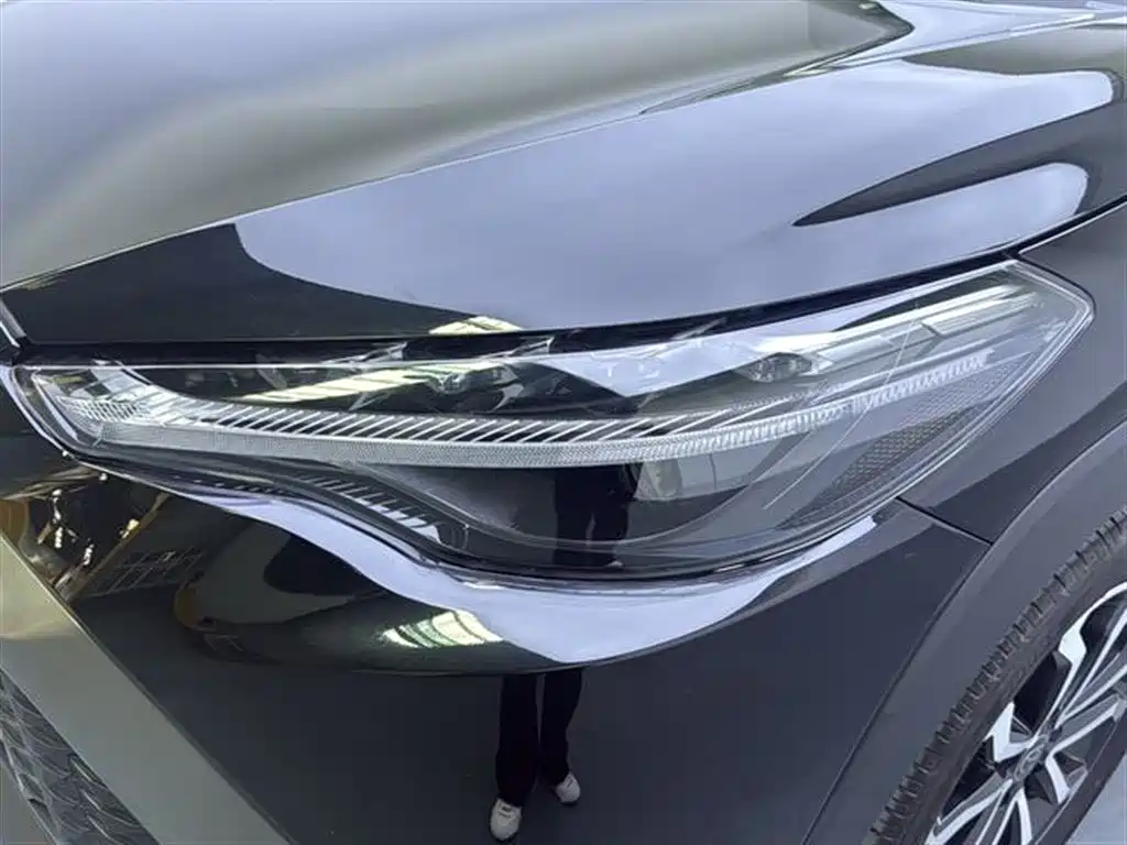 Toyota Frontlander 2023 2.0L CVT Luxury Edition фото 19