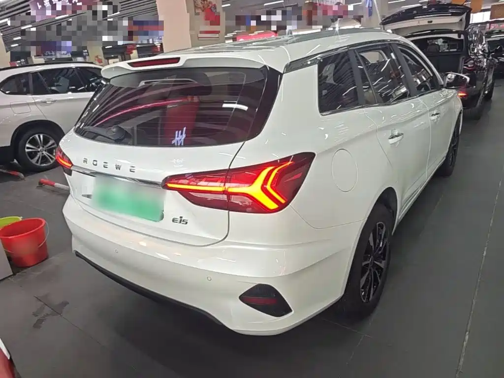 Фото 7 - Roewe Ei5