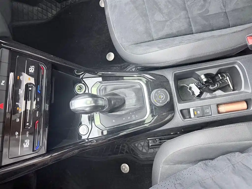 Volkswagen T-ROC 2021 280TSI DSG 4WD Luxury Connected фото 13