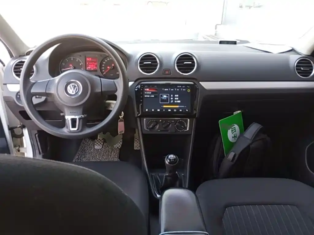 Volkswagen Jetta 2015 1.6L Manual Comfort фото 10