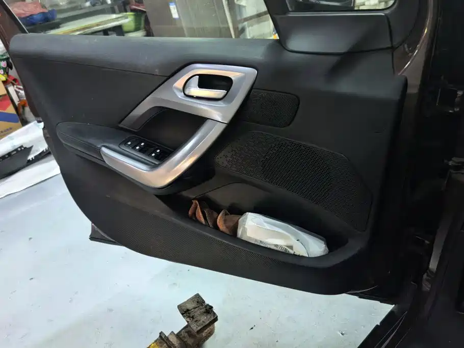 Peugeot 2008 2015 2014 1.6L Automatic Navigation Edition