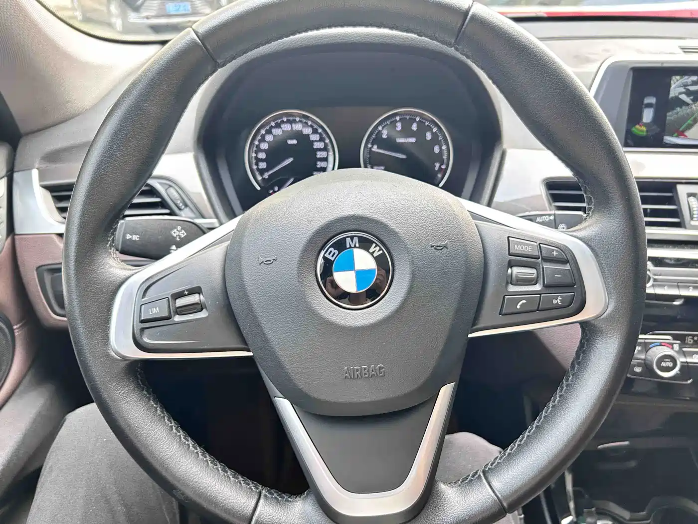 BMW X1 2019 sDrive18Li Premium Model фото 6