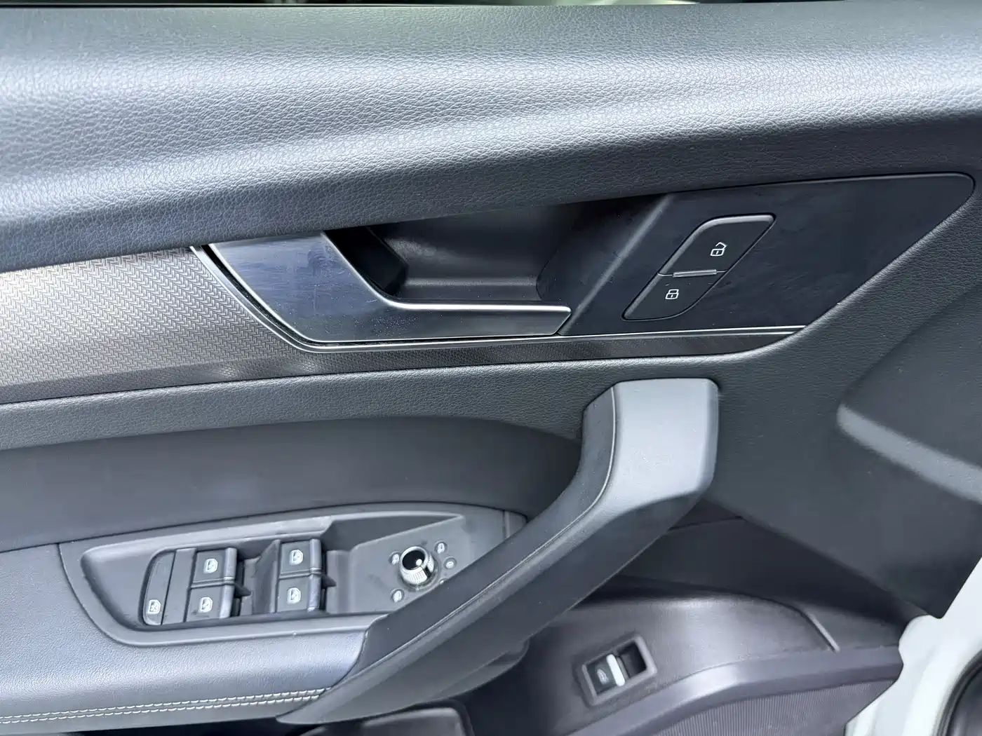 Audi Q5L 2022 40T Luxury Dynamic фото 6