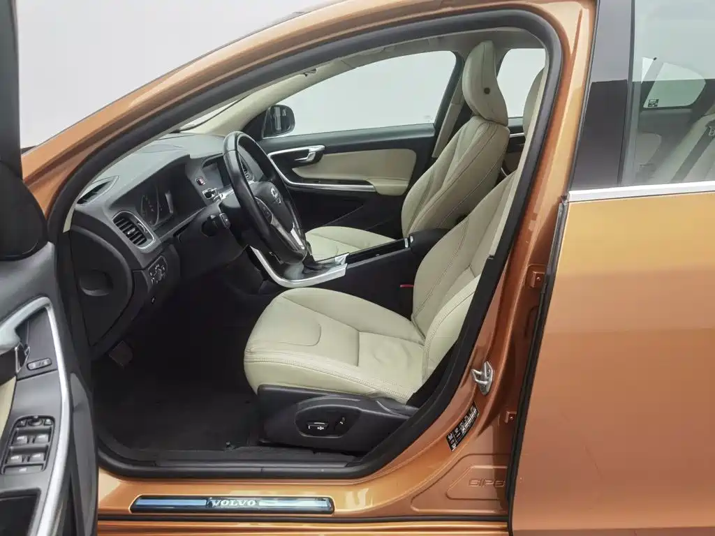 Volvo S60 2014 2014 Volvo S60L 2.0T Zhi Yuan Edition