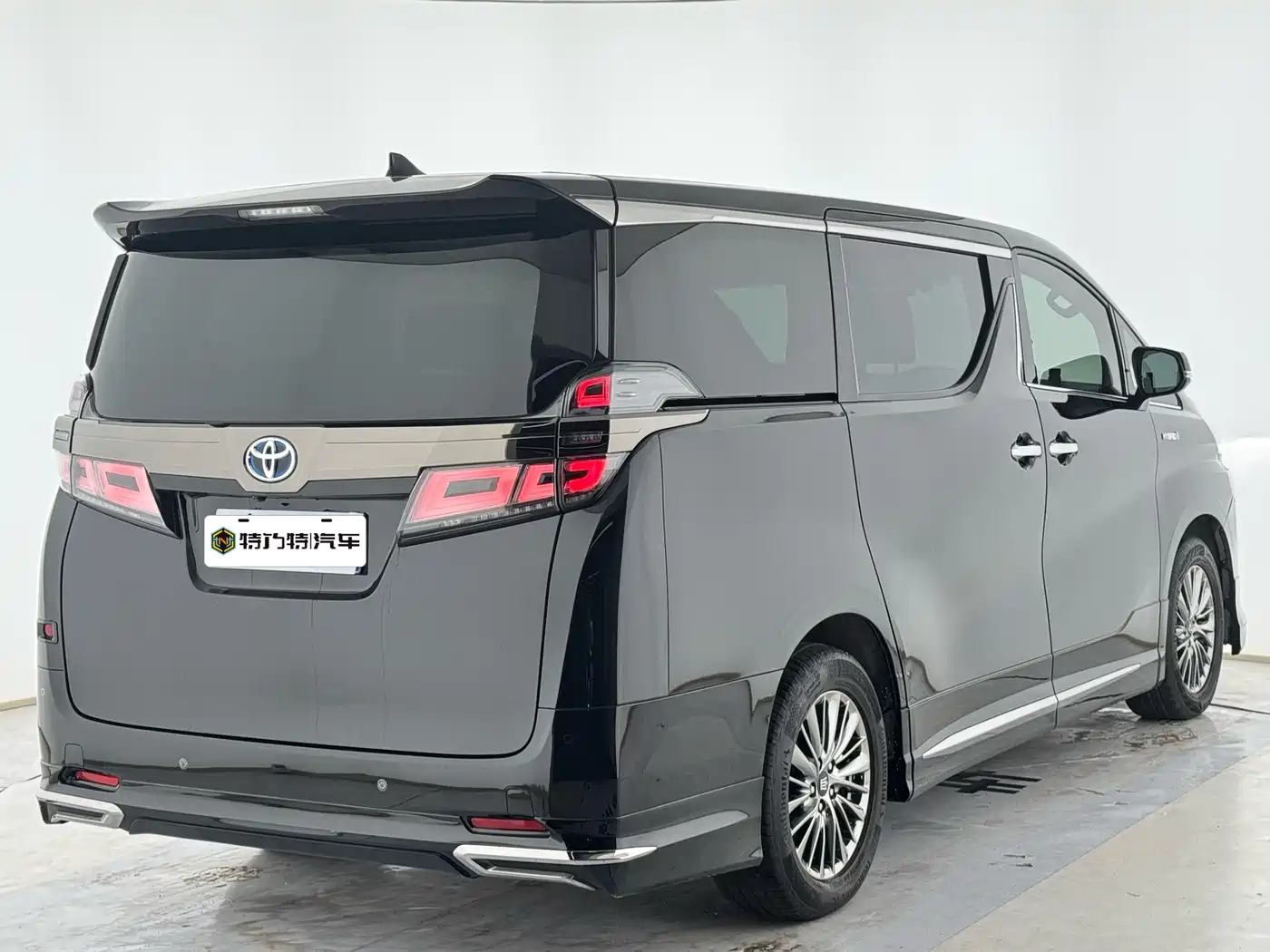 Toyota Vellfire 2023 Crown Hybrid 2.5L HV Premium фото 4