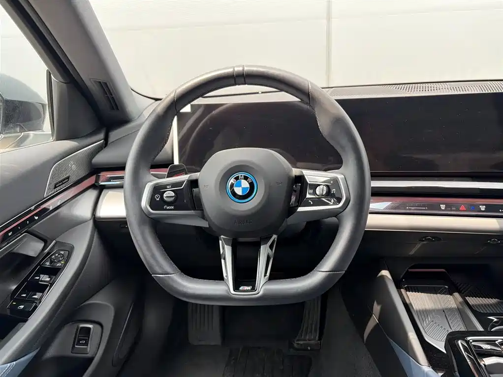 BMW i5 2025 2026 Facelift eDrive 40L M Sport Package