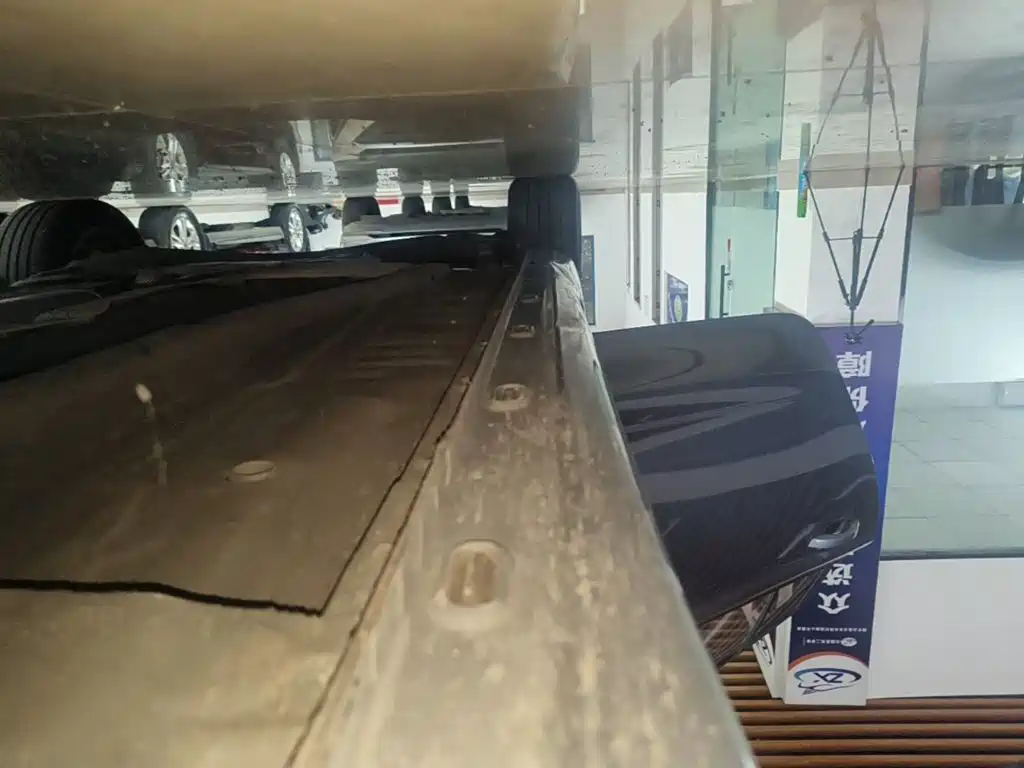Фото 21 - Roewe i5