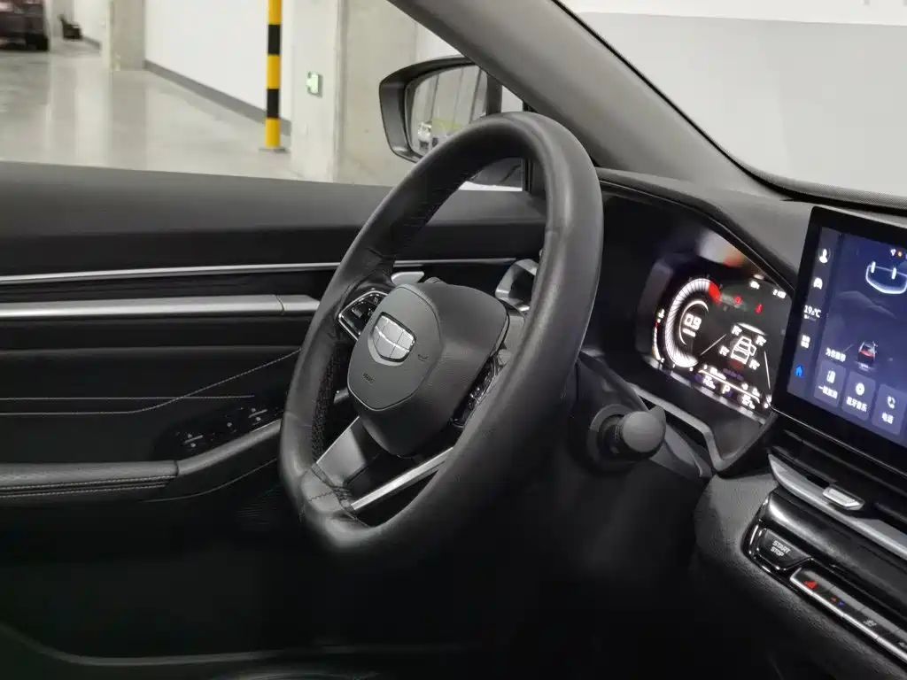 Фото 22 - Geely Emgrand