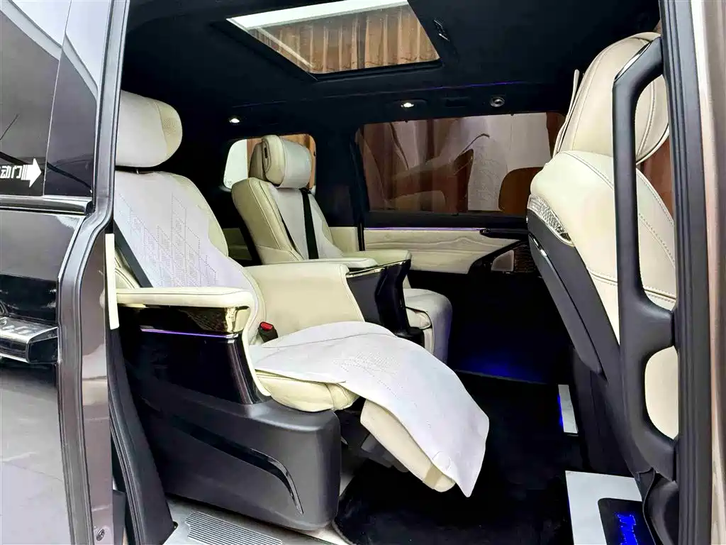 GAC Trumpchi Trumpchi M8 2023 Model Master Series 400T Flagship Edition фото 17