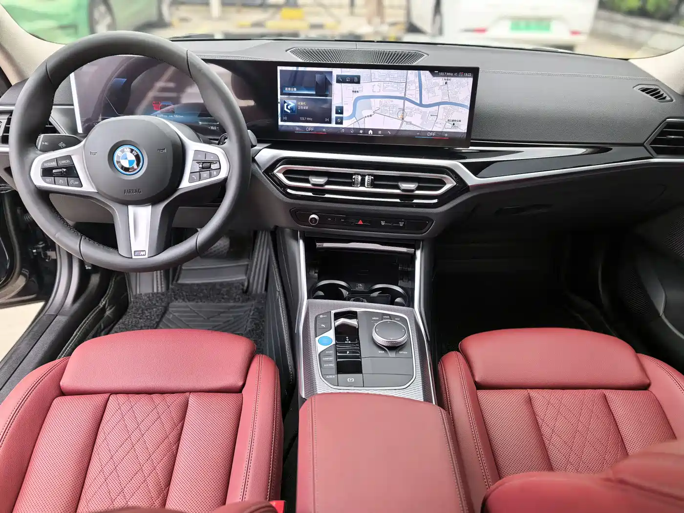 BMW i3 2024 eDrive 40 L Night Sport Package фото 10