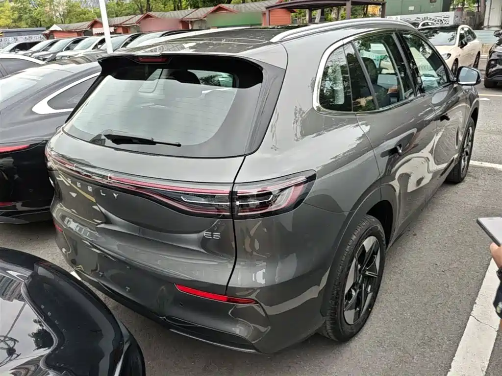Geely Galaxy Galaxy E5 2026 610km Explorer+ Edition фото 6