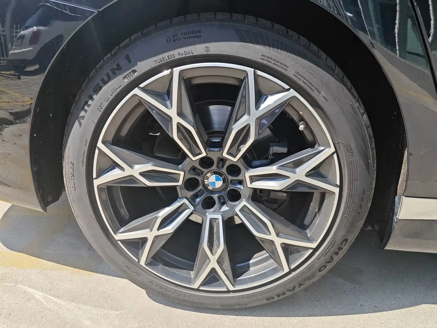 BMW 7 Series 2024 2023 Model 735Li Luxury Package