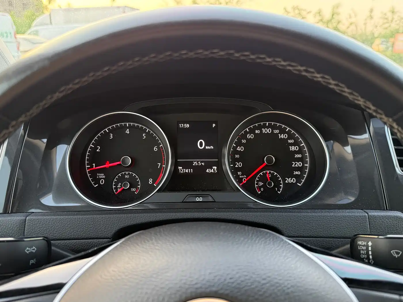 Volkswagen Golf 2017 230TSI Auto Comfort Millionth Anniversary Edition фото 12