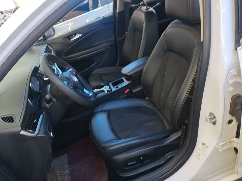 Фото 15 - Buick Verano