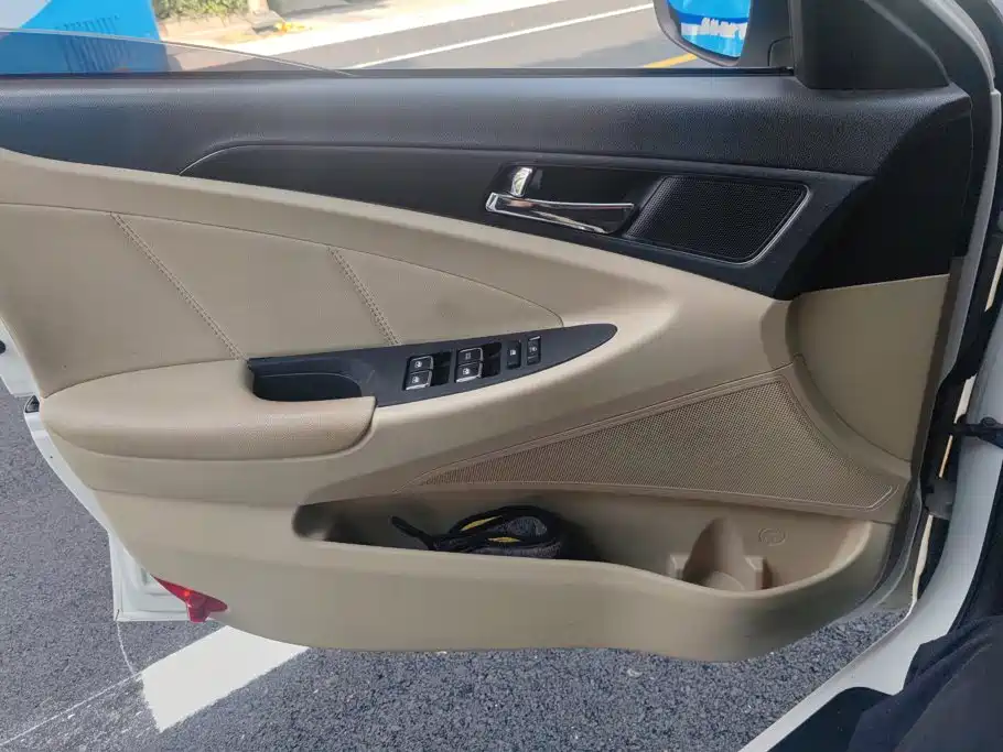 Photo 7 - Changan Eado