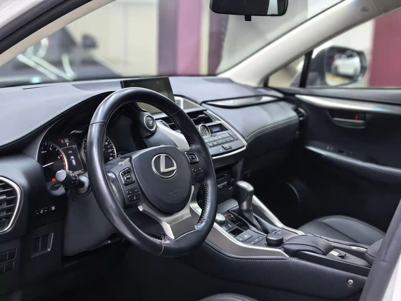 Lexus NX 2015 200t AWD F Sport фото 14
