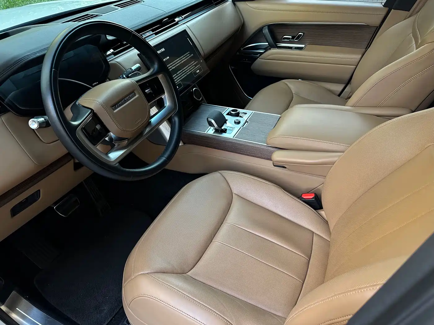 Land Rover Range Rover 2023 3.0 L6 400PS Genesis Extended Version фото 8