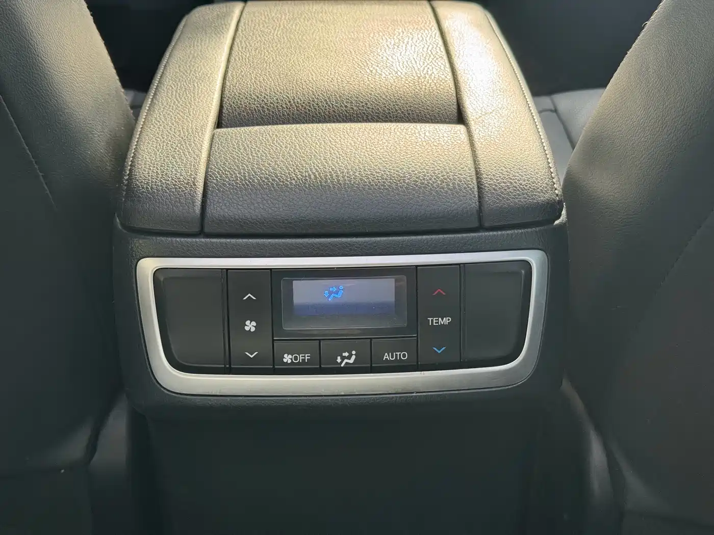 Toyota Highlander 2018 2.0T 4WD Luxury 7-seater (China V) фото 20