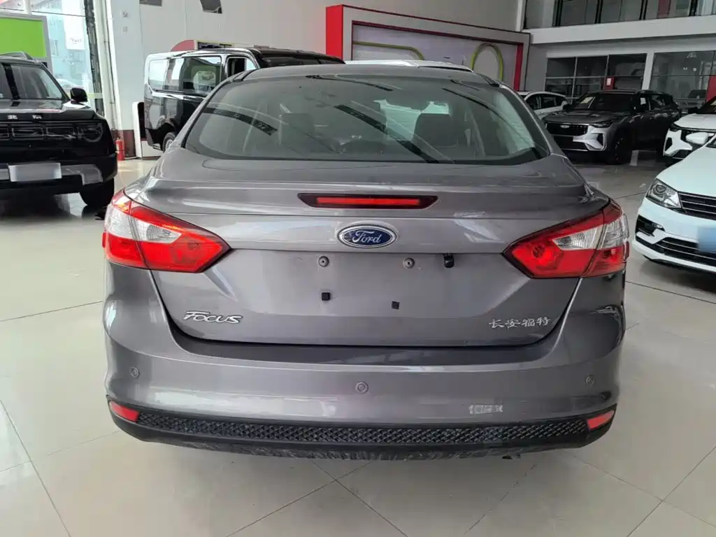 Фото 6 - Ford Focus
