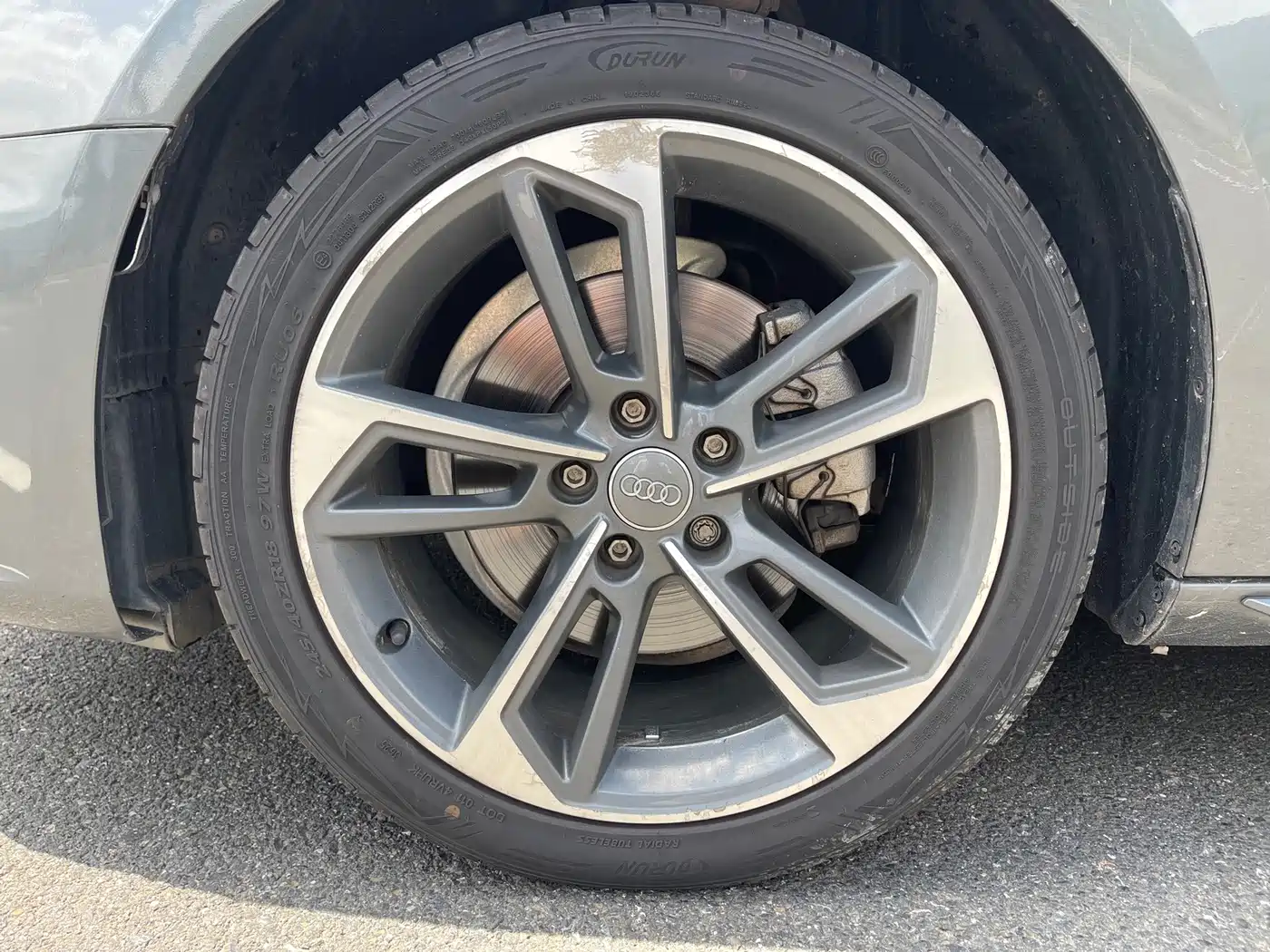 Фото 5 - Audi A4L