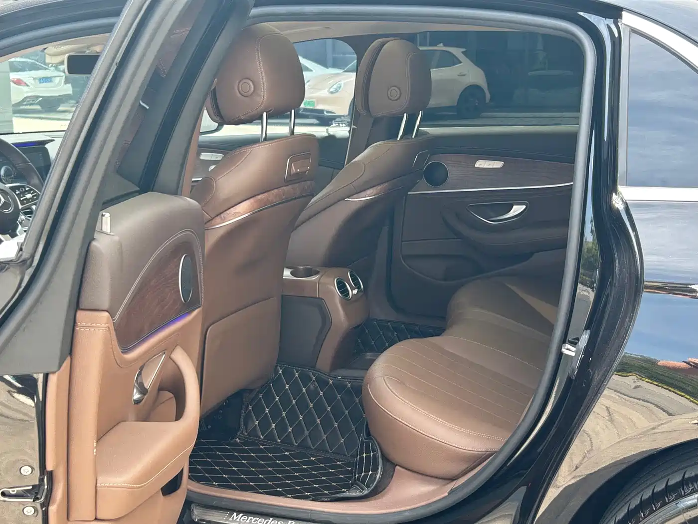 Mercedes-Benz E-Class 2020 E 300 L Fashion фото 5