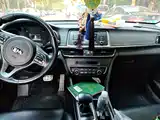 Photo 10 - Kia K5