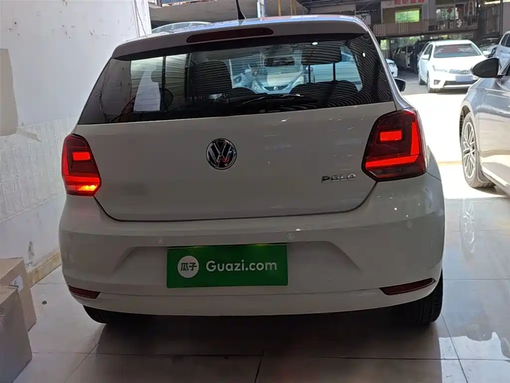 Volkswagen Polo 2016 1.4L Automatic Trend фото 6