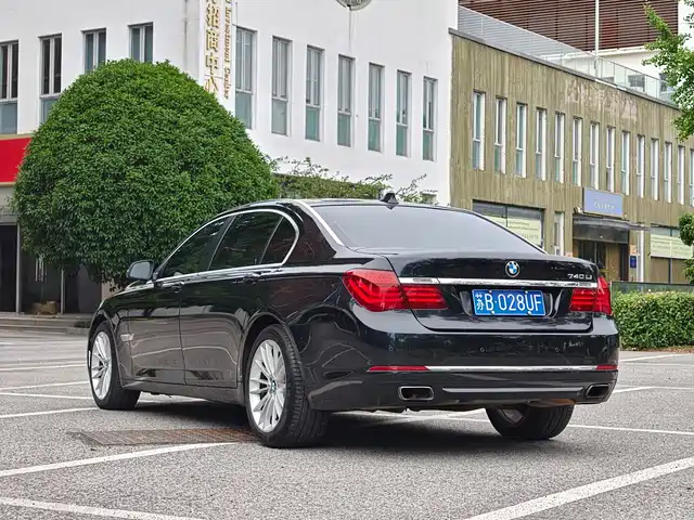BMW 7 Series 2013 Model 740Li Luxury — фото 5
