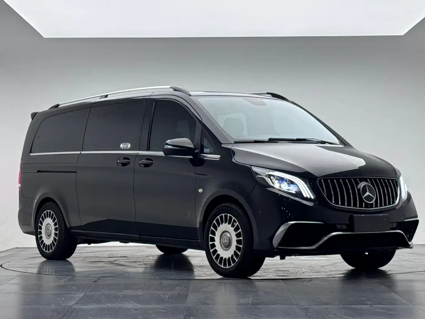 Mercedes-Benz Vito 2021 2.0T Elite 7-Seater фото 5
