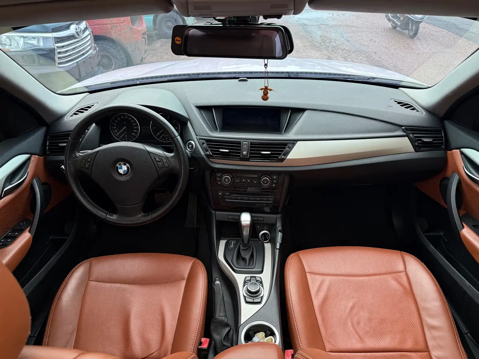 Фото 9 - BMW X1 (Import)
