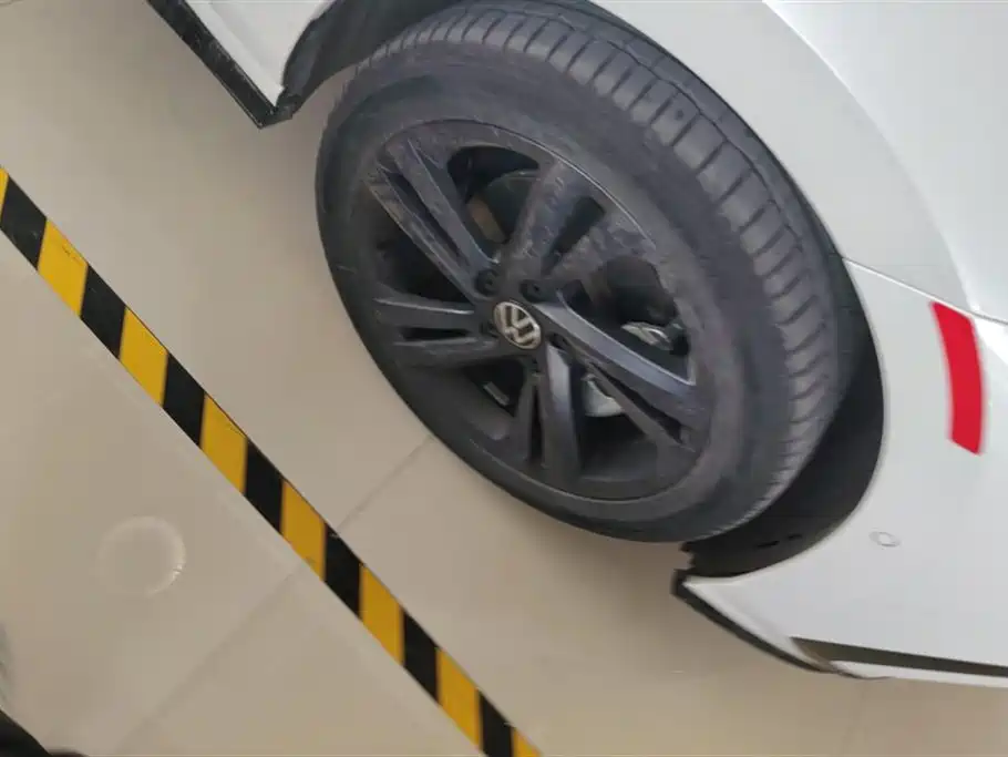 Volkswagen Golf 2023 280TSI DSG R-Line Lite фото 6