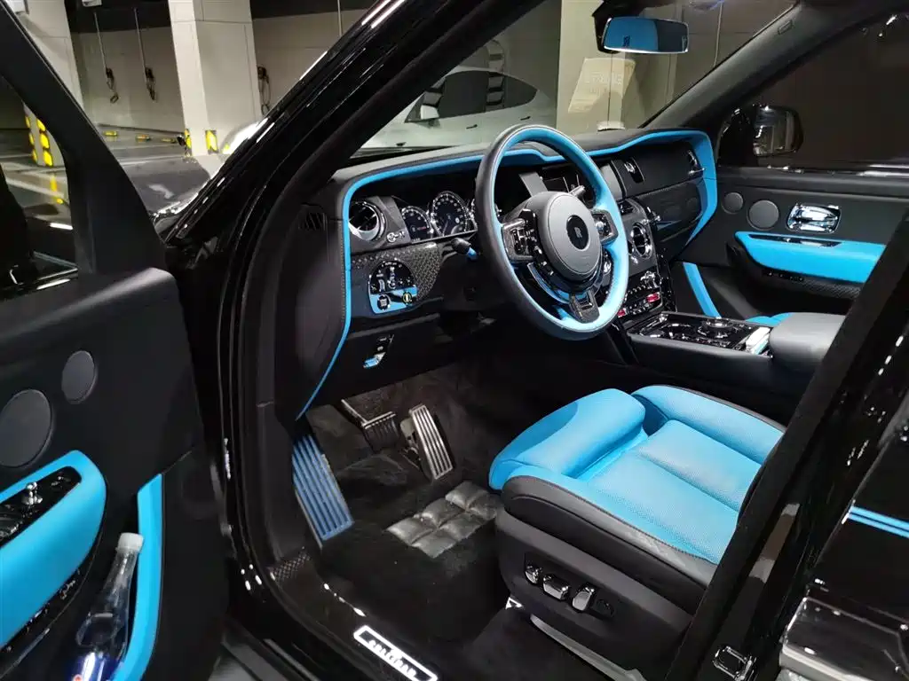 Rolls-Royce Cullinan 2023 2024 Black Badge