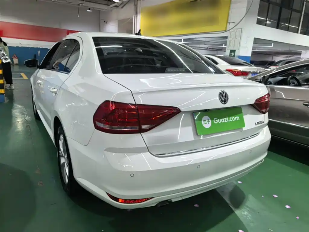 Volkswagen Lavida 2017 1.6L Automatic Comfort Edition фото 5