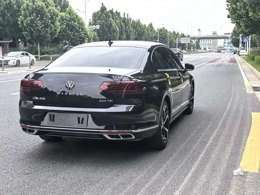 Volkswagen Magotan 2024 2 Million Units Public Sharing Edition 330TSI DSG Luxury фото 7