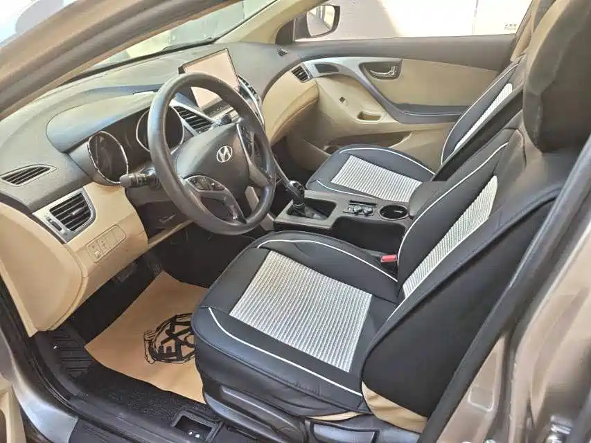 Hyundai Langdong 2012 1.6L Automatic Fashion фото 6