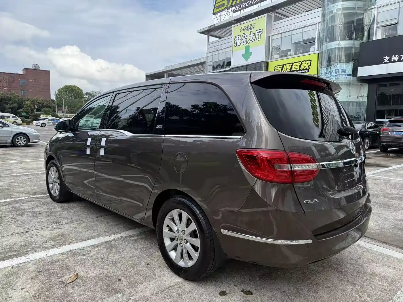 Buick GL8 2014 2.4L CT Luxury Business Comfort фото 7