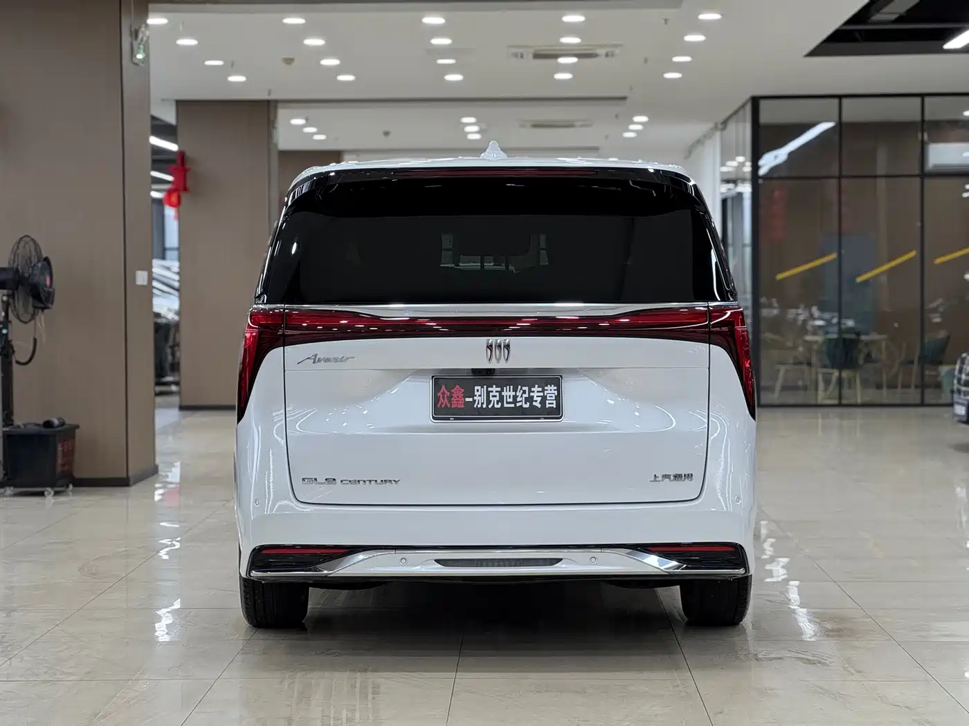 Buick Century 2023 2.0T 7-Seater World Edition фото 5