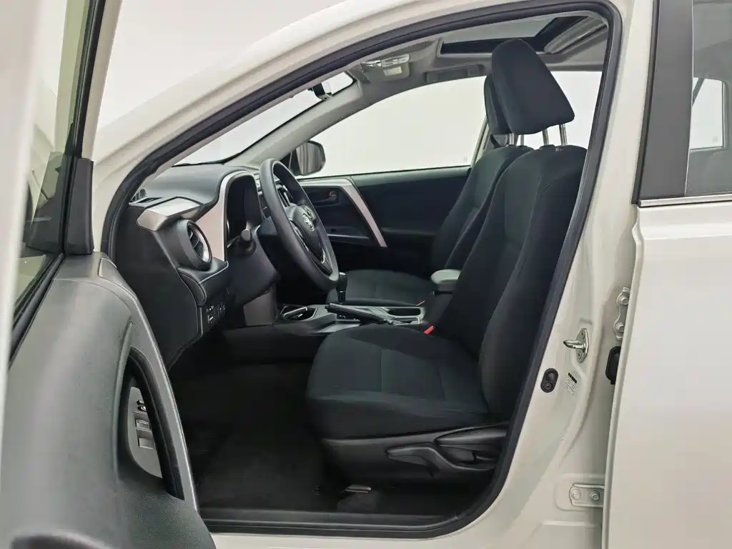 Photo 10 - Toyota RAV4 Rongfang