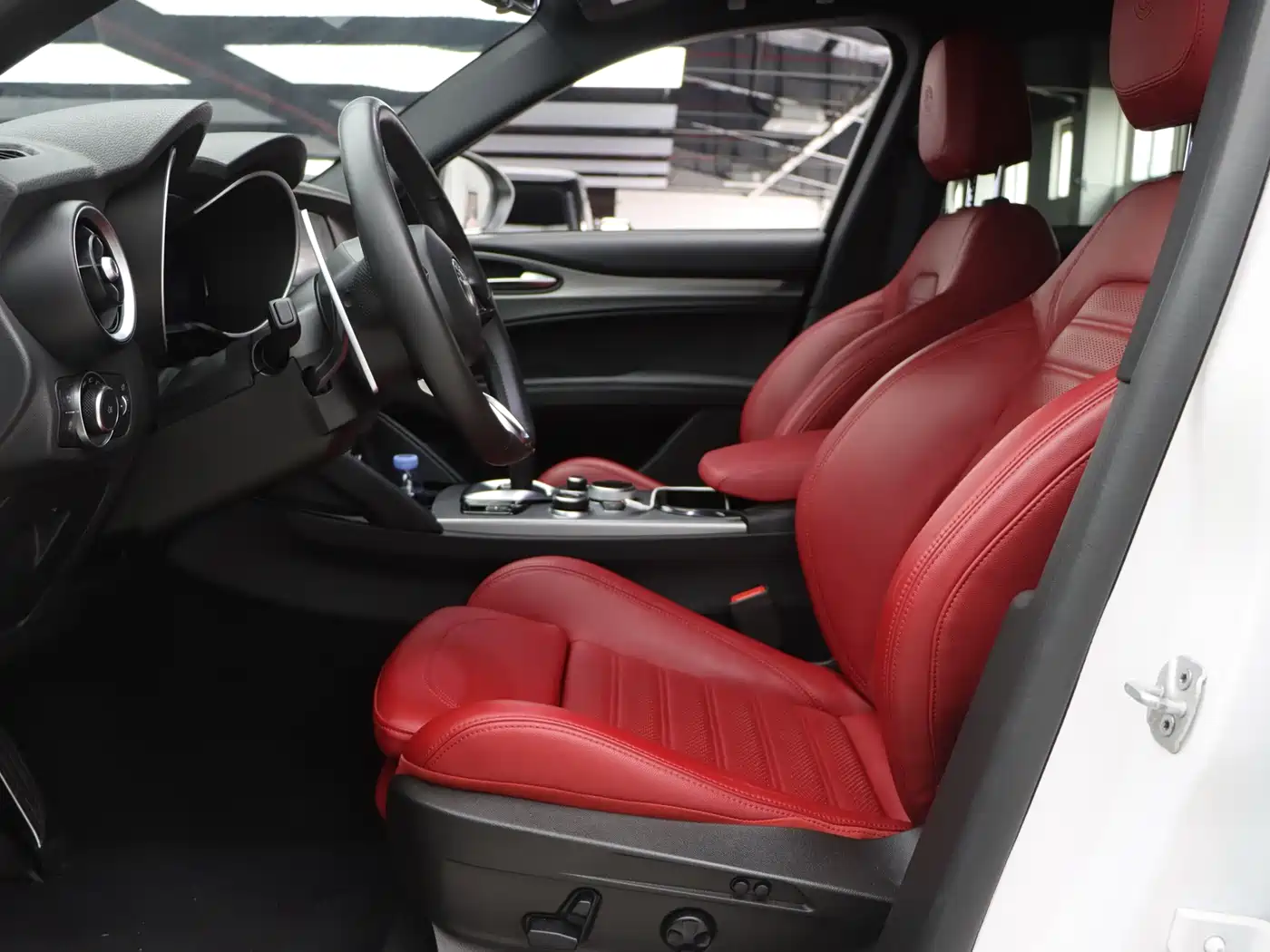 Alfa Romeo Stelvio 2024 2023 2.0T 280HP Veloce Track Edition