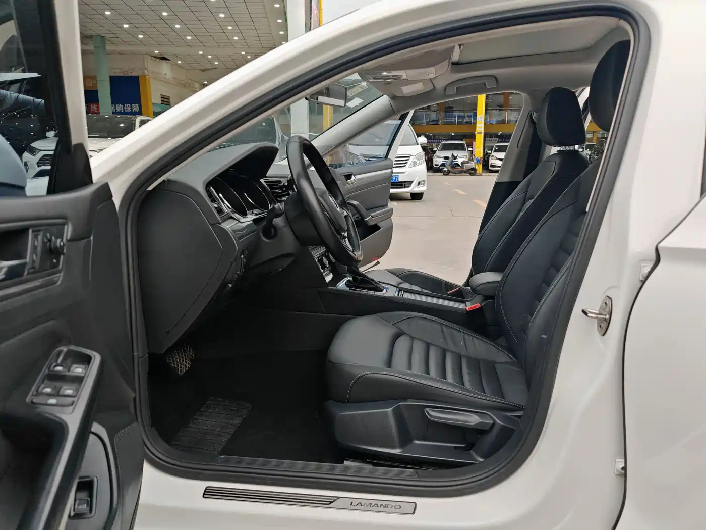 Volkswagen Lamando 2018 280TSI DSG Comfort Edition фото 10