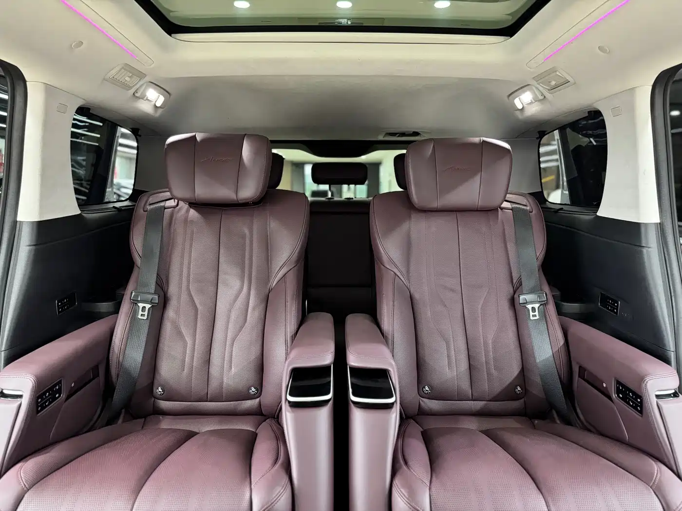 Buick Century 2023 2.0T 7-Seater World Edition фото 16